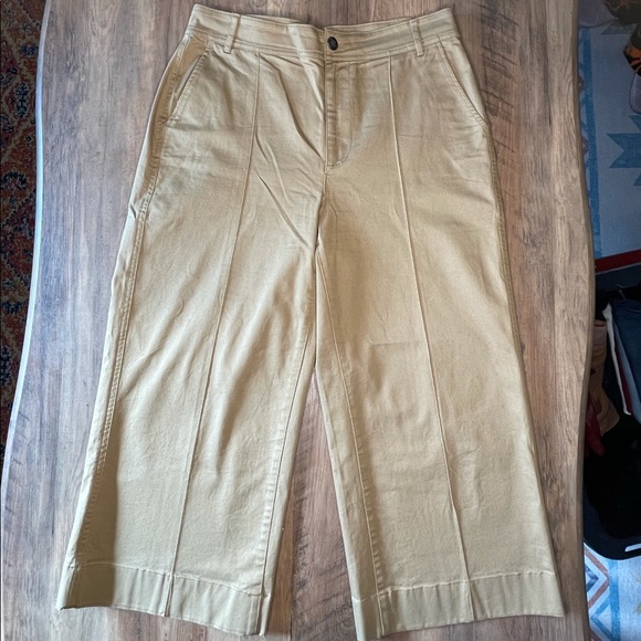 MADEWELL cropped khakis with flattering darts - Picture 2 of 2